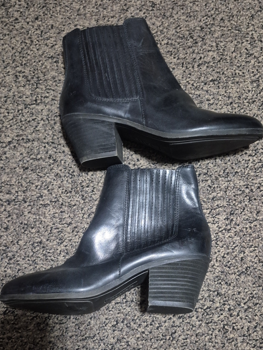 NWOT Frye Black Leather Sasha Chelsea Ankle Boots with Stacked Heel